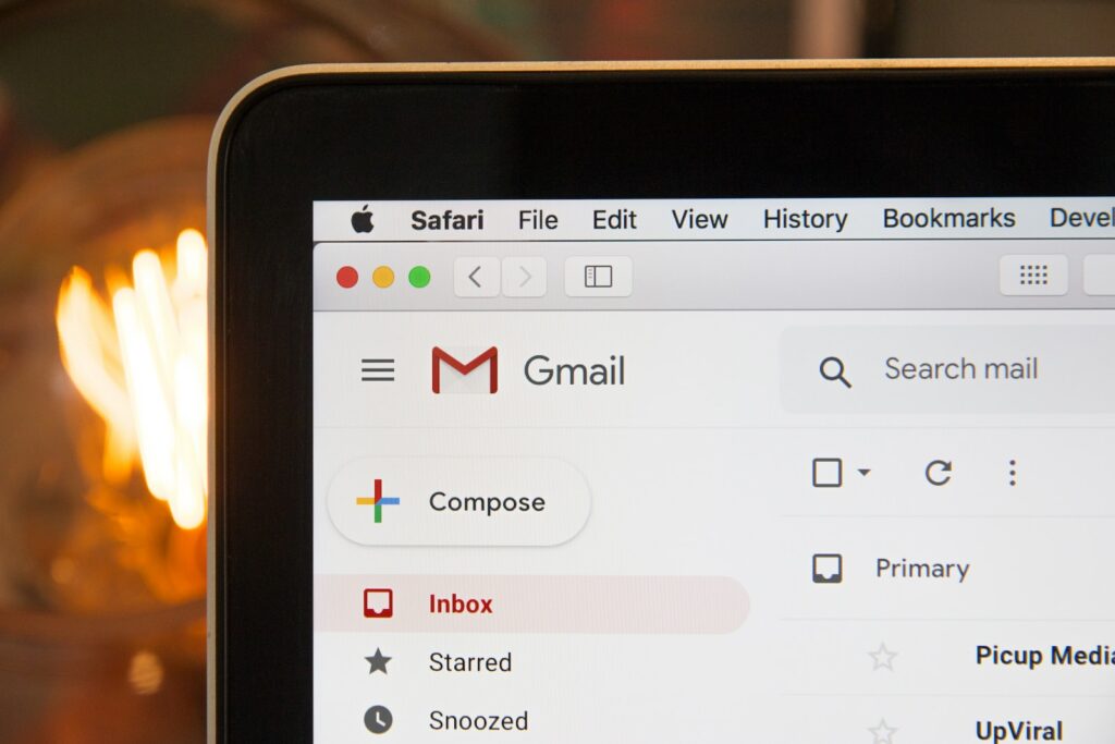 ラップトップ、Gmail