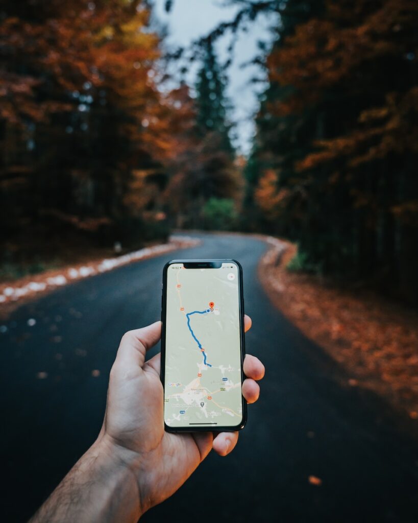 手、GPS 付きスマートフォン。